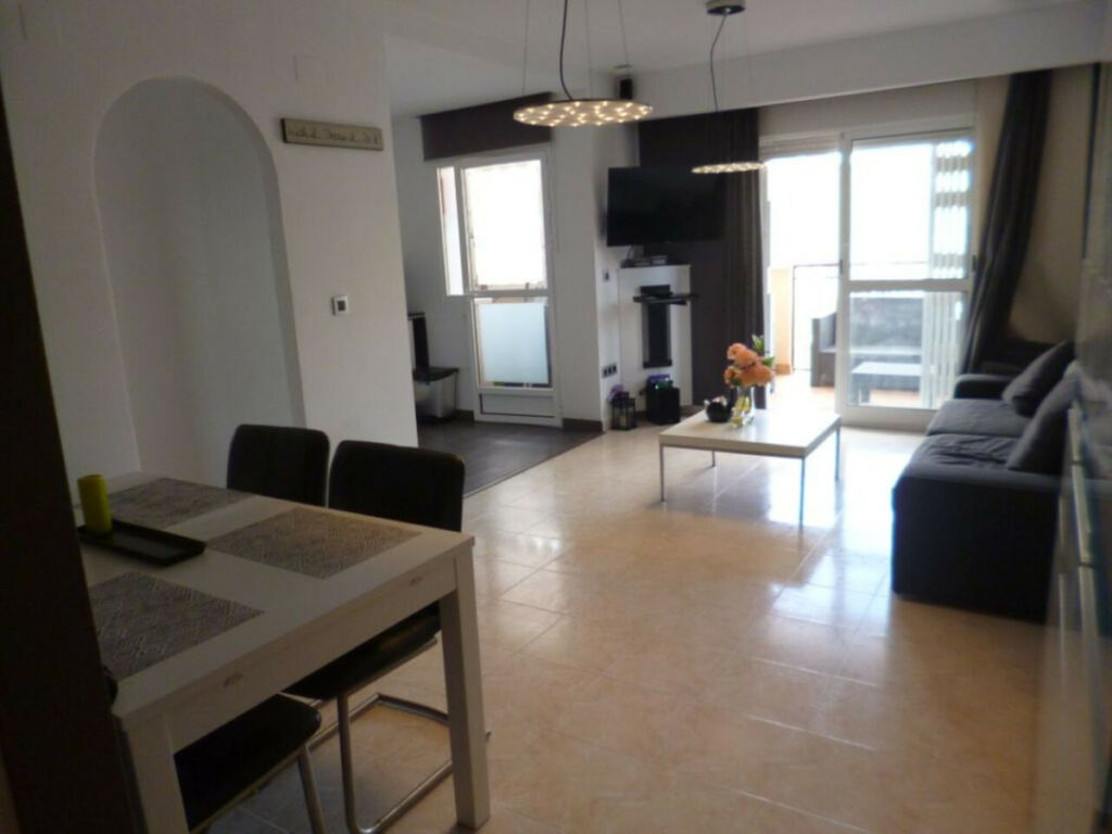 Middle Floor Apartment La Florida Alicante - image 9