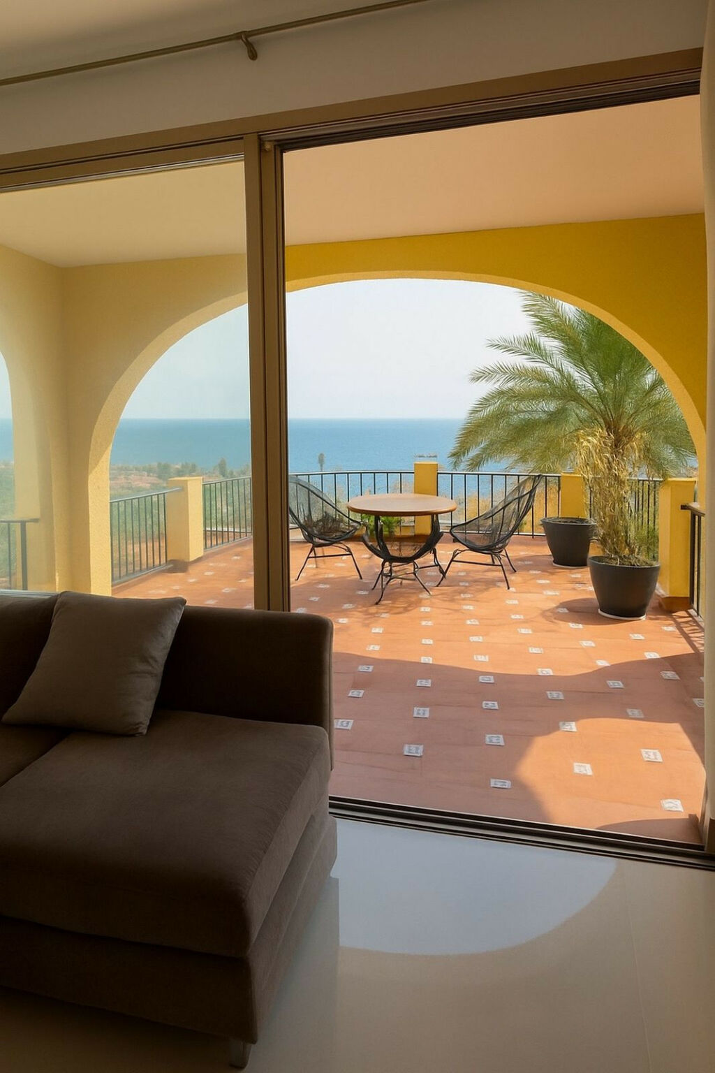 Detached Villa Estepona Málaga - image 9
