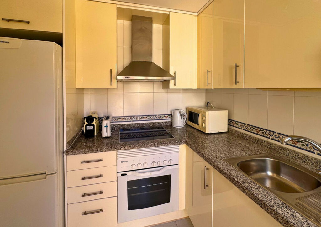 Penthouse La Duquesa Málaga - image 9