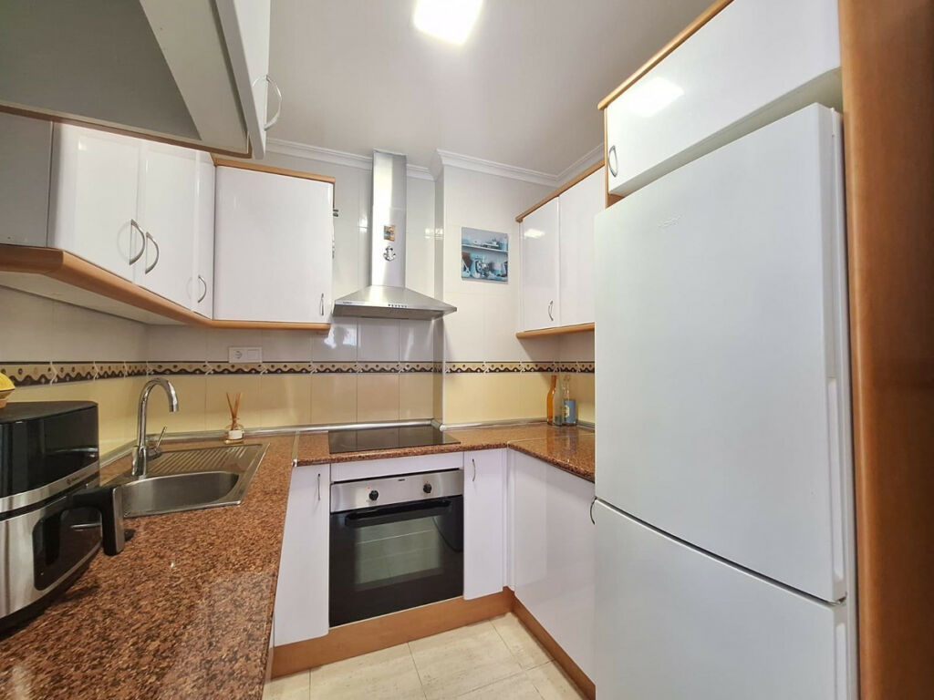 Middle Floor Apartment Torrevieja Alicante - image 9