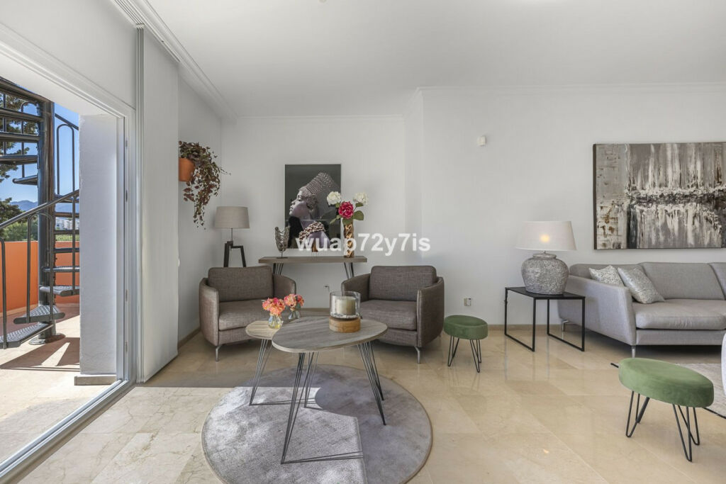 Penthouse Estepona Málaga - image 9