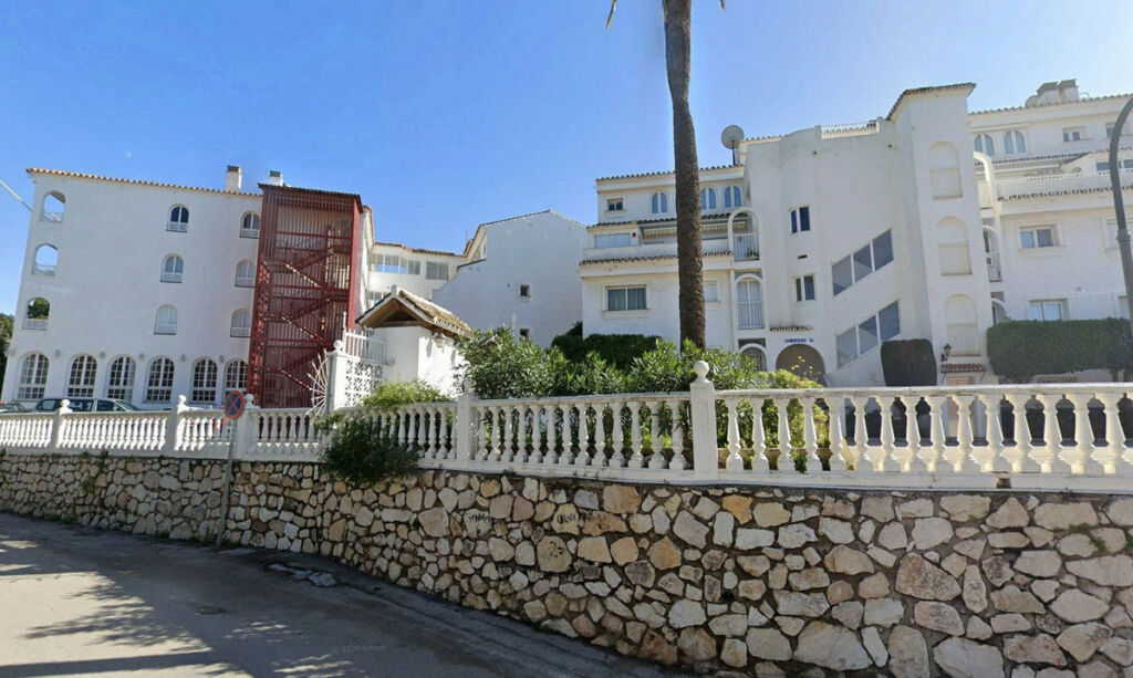 Middle Floor Apartment Marbella Málaga - image 9