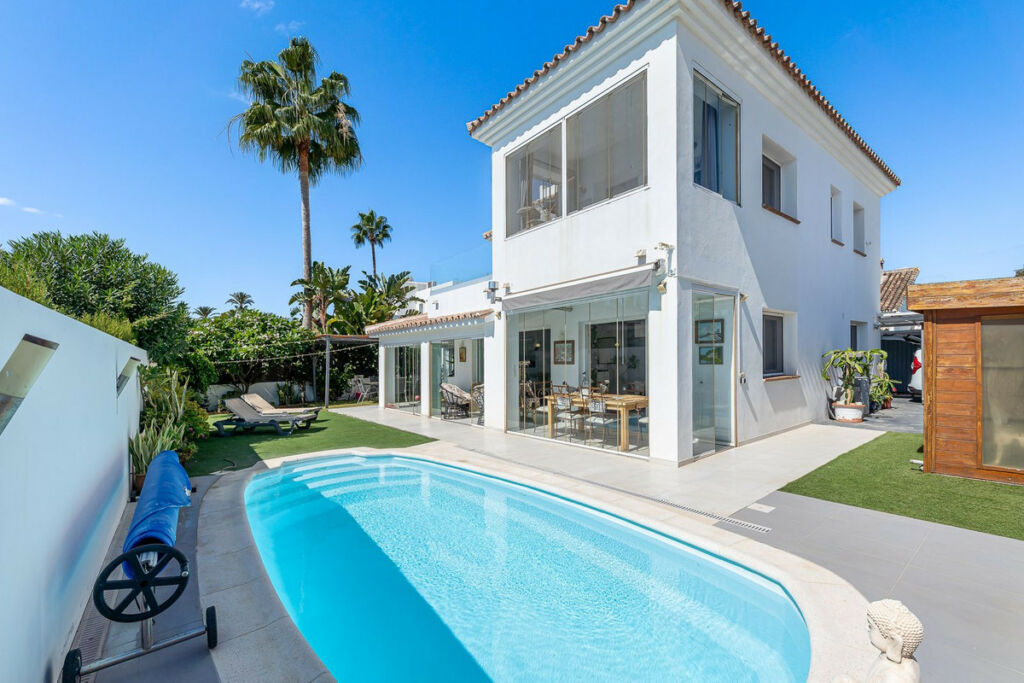 Detached Villa Costalita Málaga