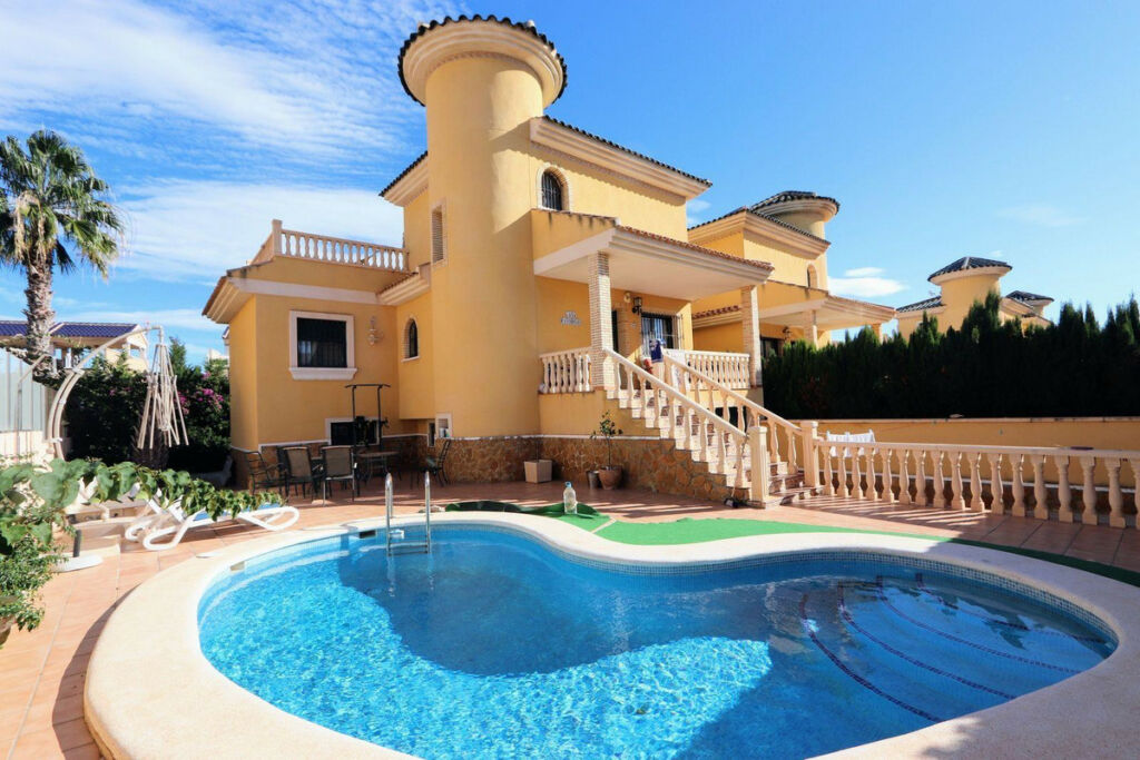 Townhouse Villamartin Alicante