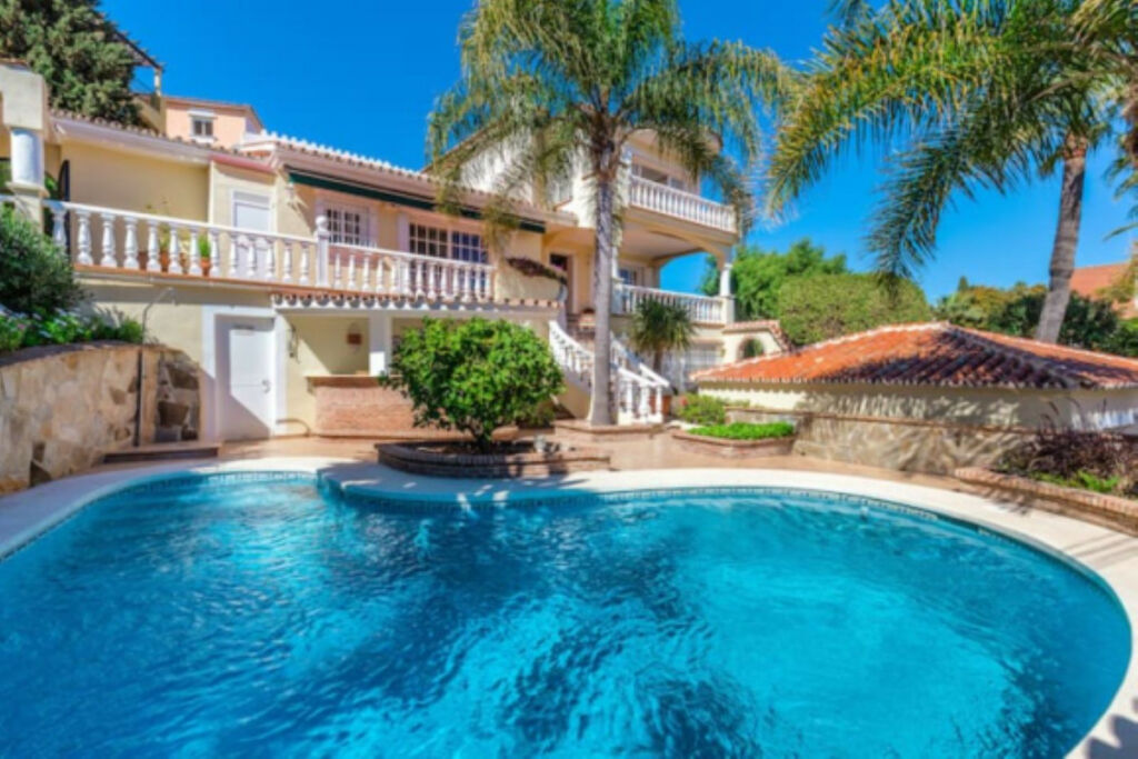 Detached Villa Nueva Andalucía Málaga