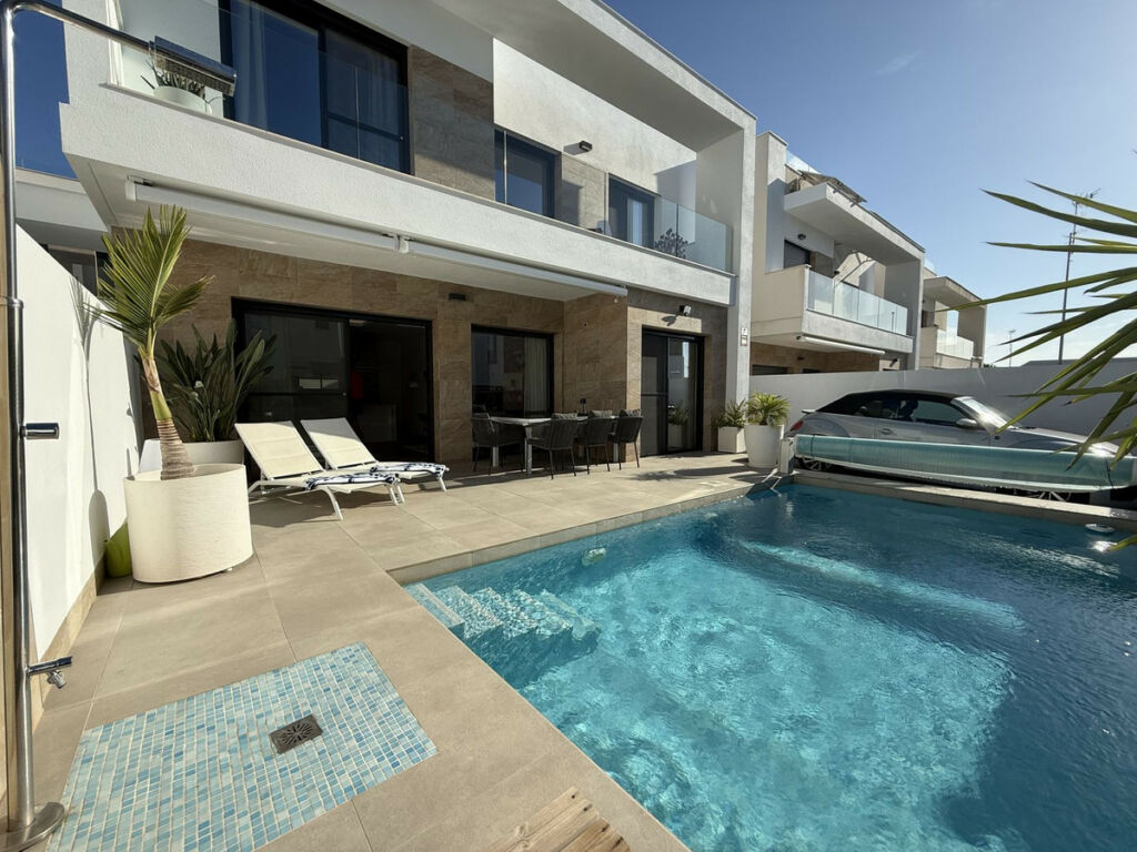 Detached Villa Los Montesinos Alicante