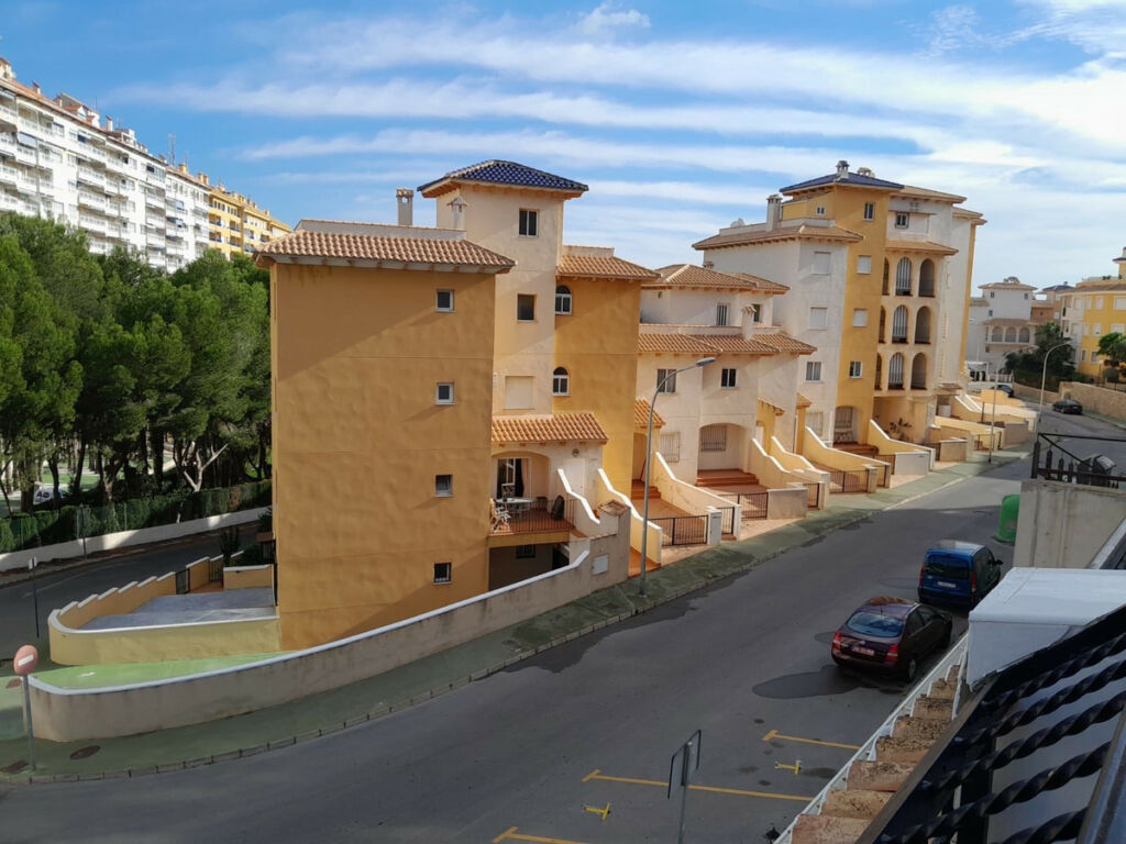 Middle Floor Apartment Campoamor Alicante