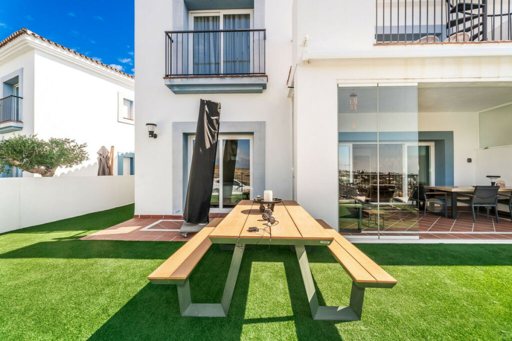 Ground Floor Apartment El Paraiso Málaga