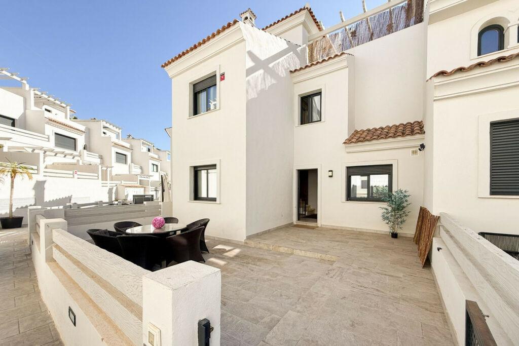 Townhouse El Paraiso Málaga - image 45