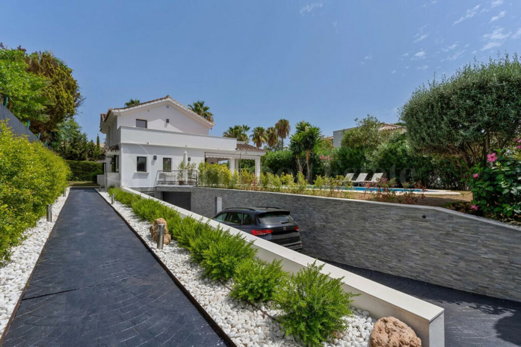 Detached Villa Nueva Andalucía Málaga
