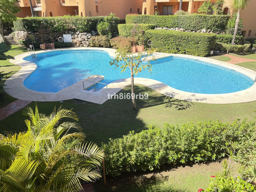 Middle Floor Apartment Bel Air Málaga