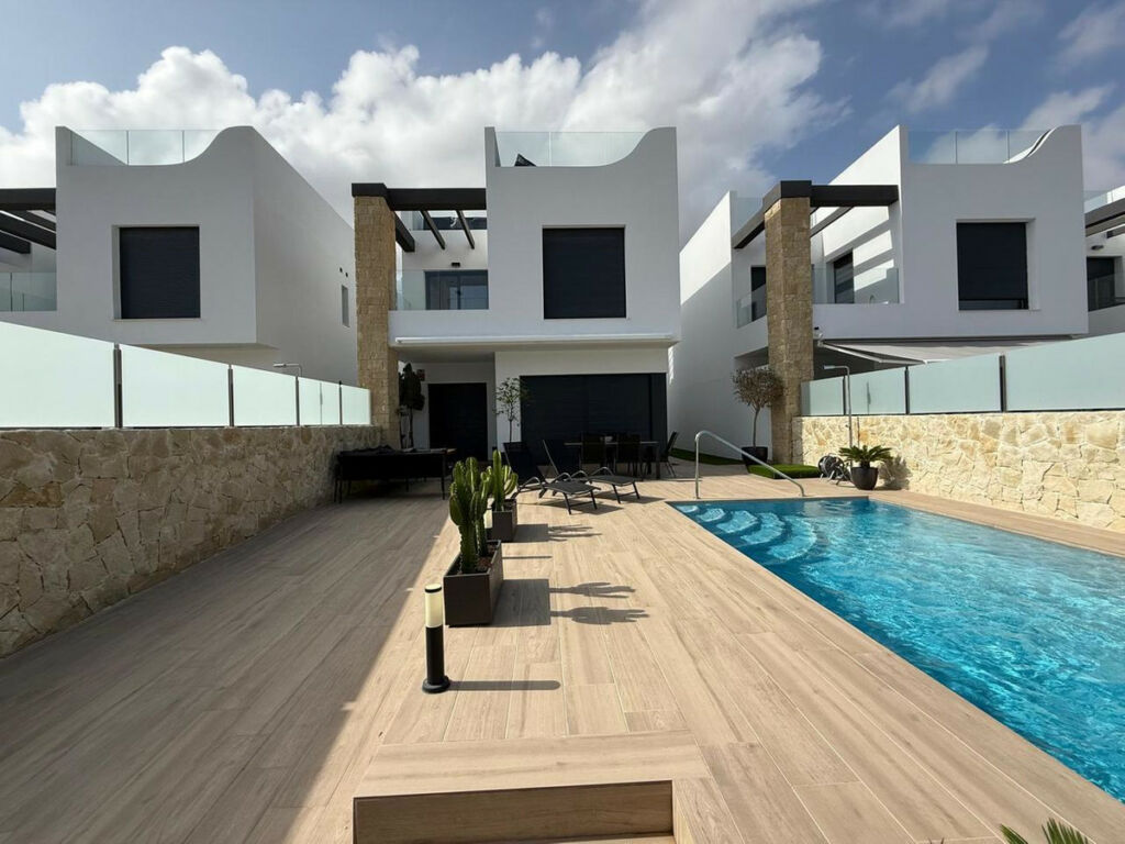 Detached Villa Punta Prima Alicante