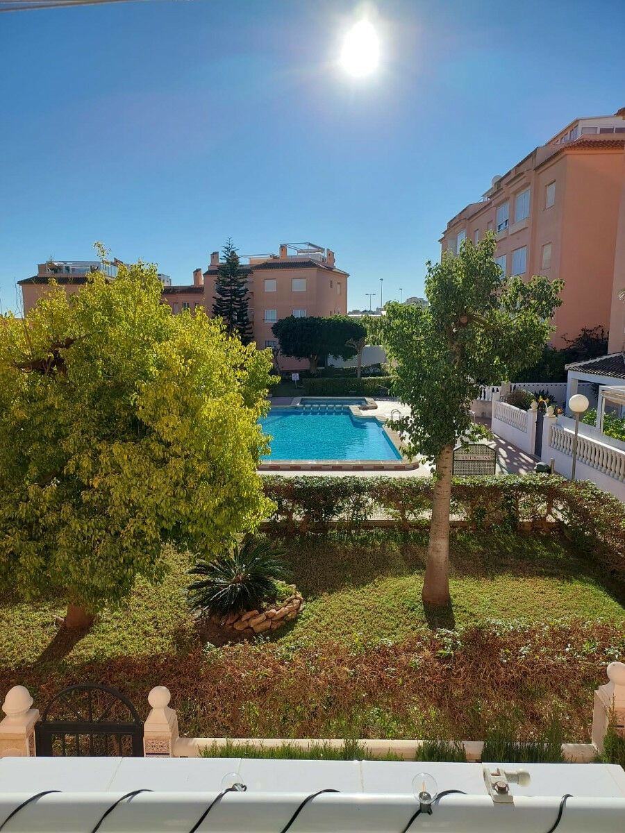 Middle Floor Apartment Torrevieja Alicante