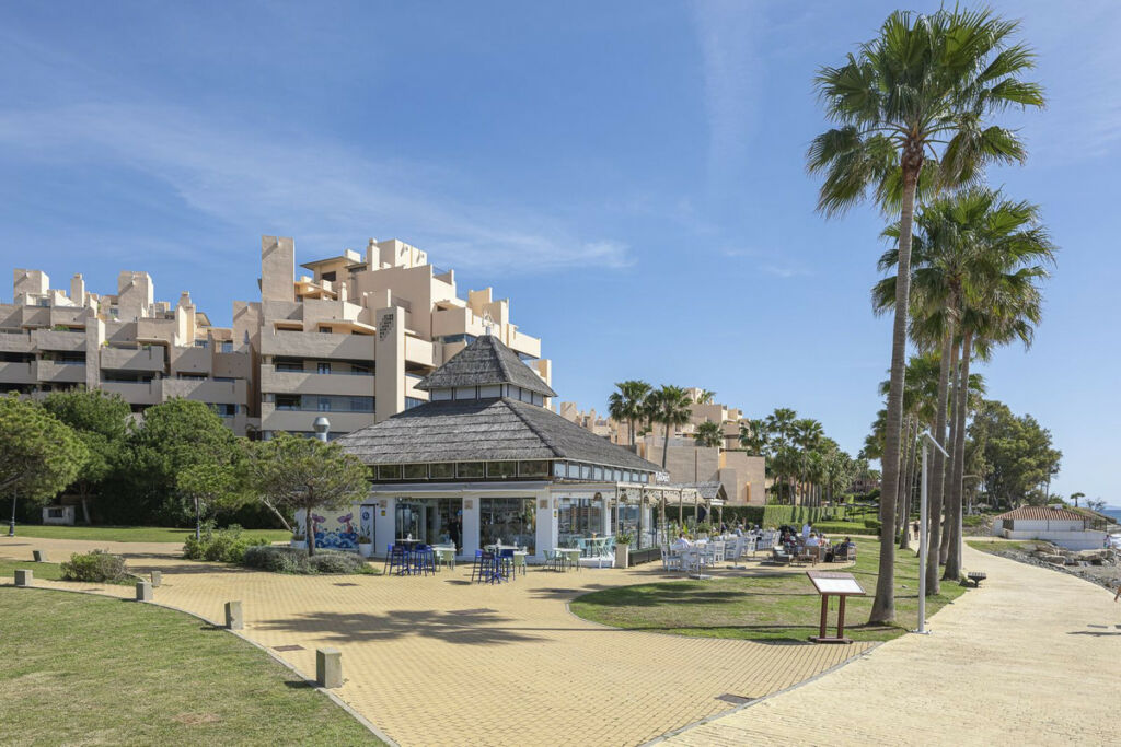Middle Floor Apartment New Golden Mile Málaga