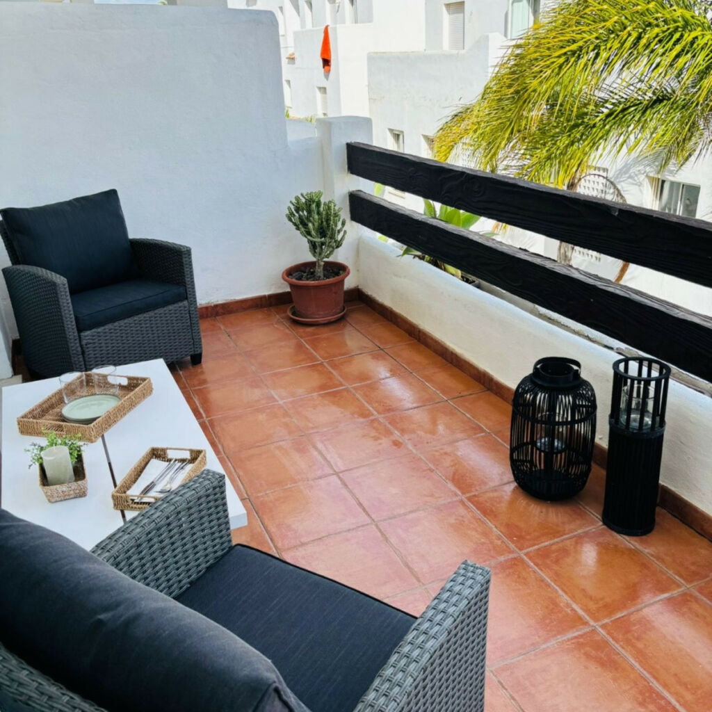 Middle Floor Apartment Estepona Málaga