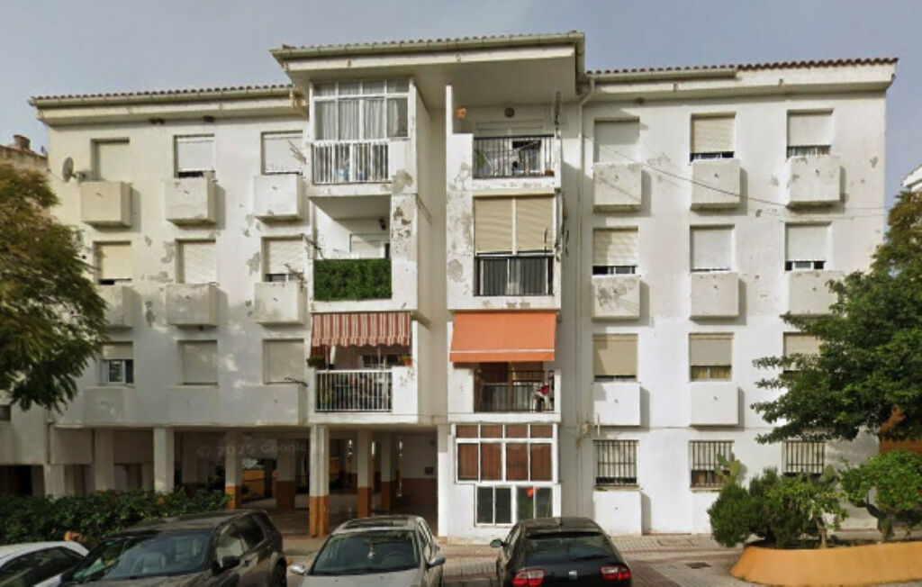 Middle Floor Apartment Estepona Málaga