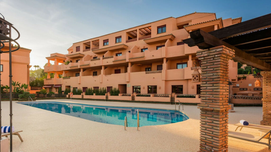 Middle Floor Apartment Benahavís Málaga