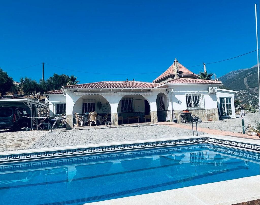 Detached Villa Alcaucín Málaga