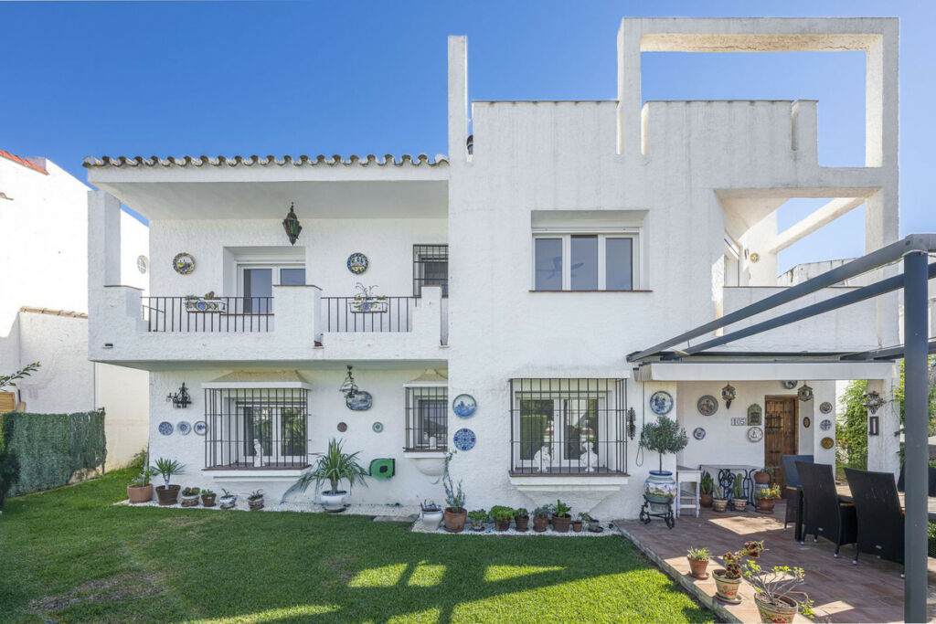 Detached Villa La Duquesa Málaga