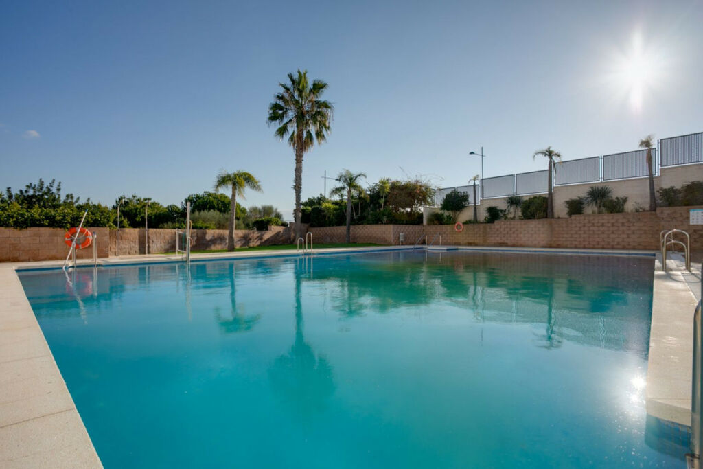 Middle Floor Apartment Estepona Málaga