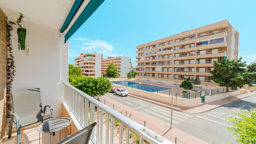 Middle Floor Apartment Punta Prima Alicante