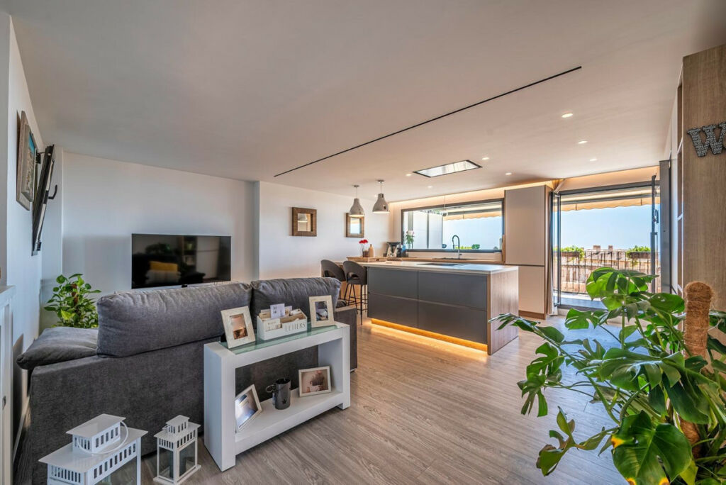 Middle Floor Apartment Benalmadena Pueblo Málaga