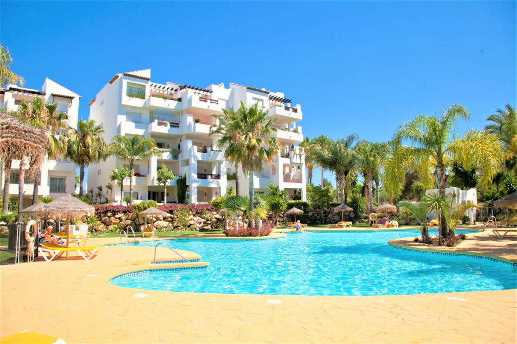 Middle Floor Apartment Estepona Málaga