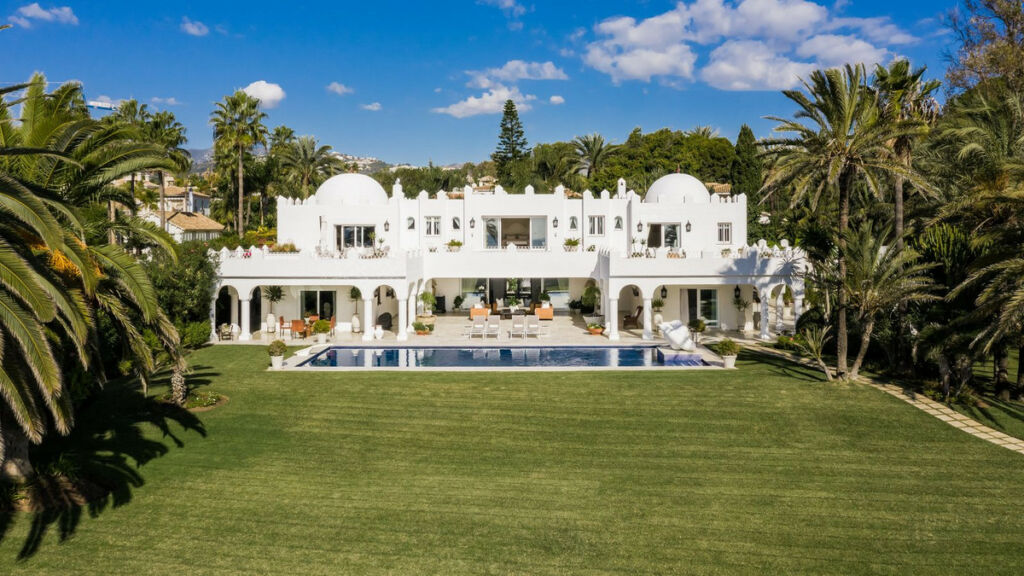 Detached Villa Los Monteros Málaga
