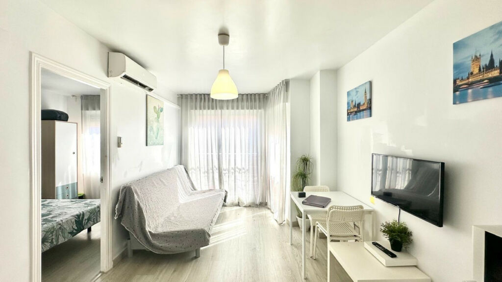 Middle Floor Apartment Torrevieja Alicante