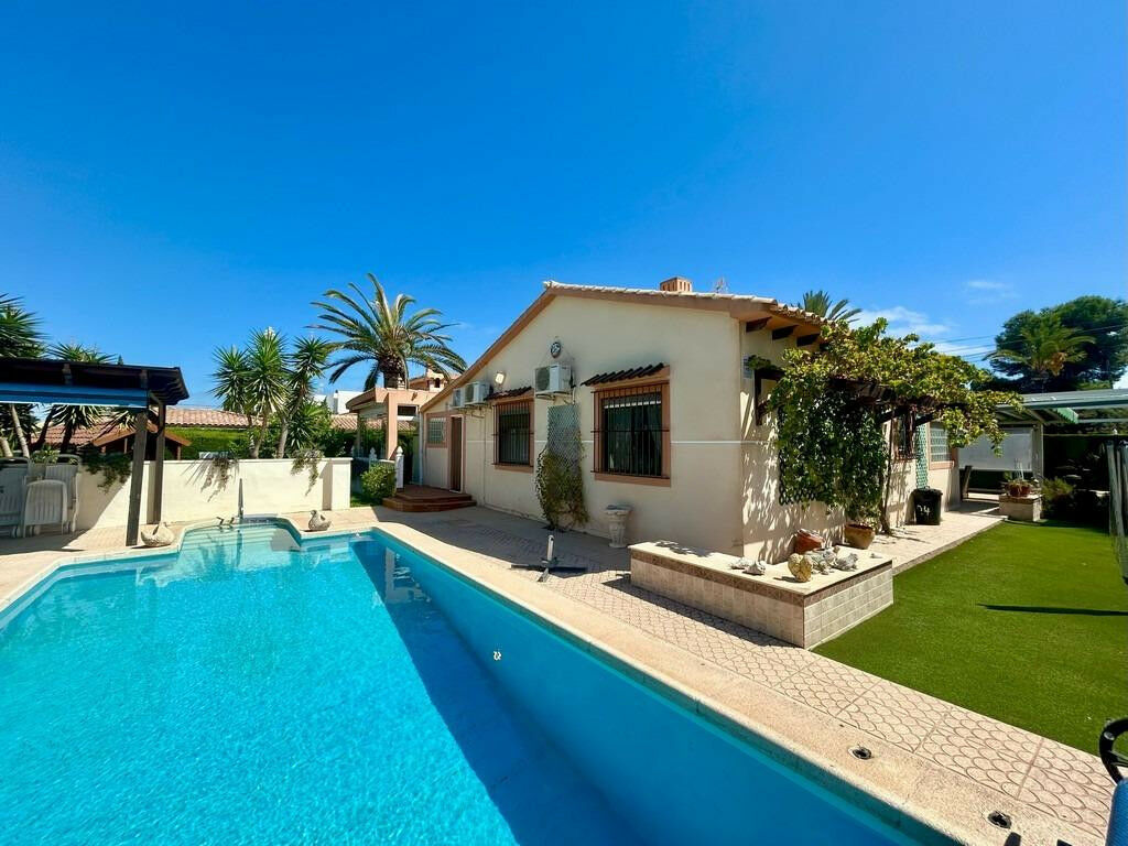 Detached Villa Cabo Roig Alicante