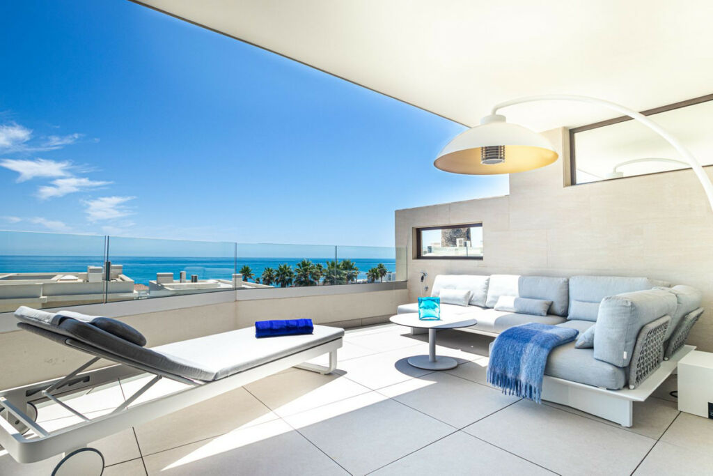 Middle Floor Apartment Estepona Málaga