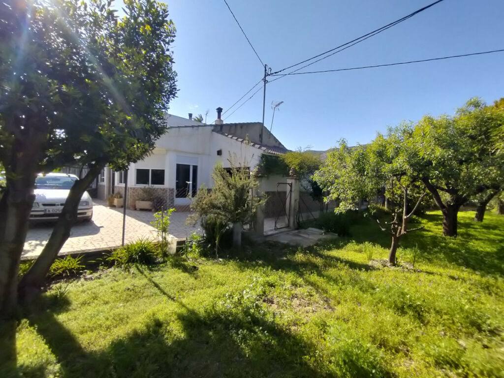 Detached Villa Elda Alicante