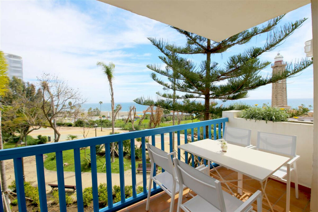 Middle Floor Apartment Estepona Málaga