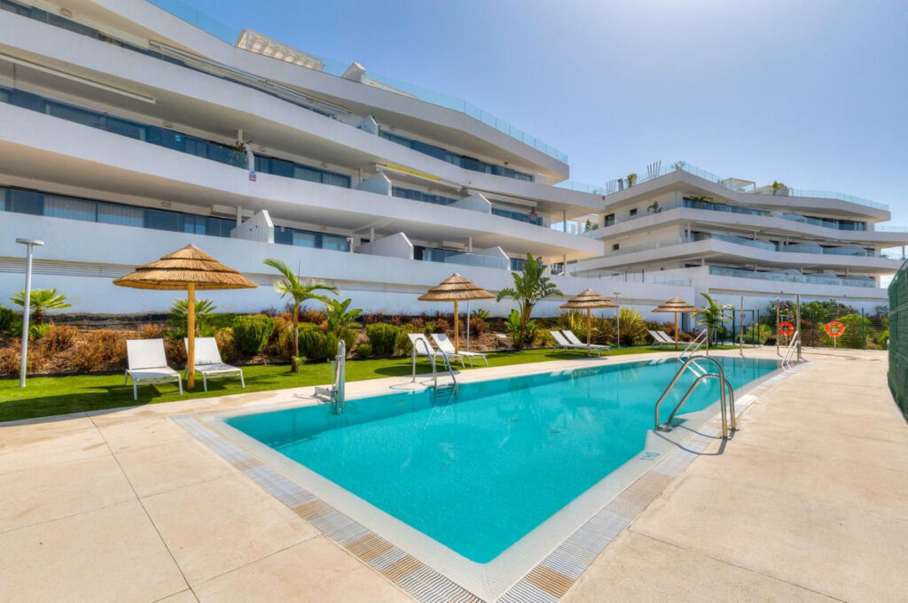 Middle Floor Apartment Estepona Málaga