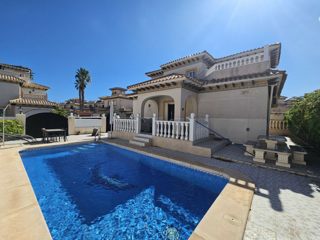 Detached Villa Cabo Roig Alicante
