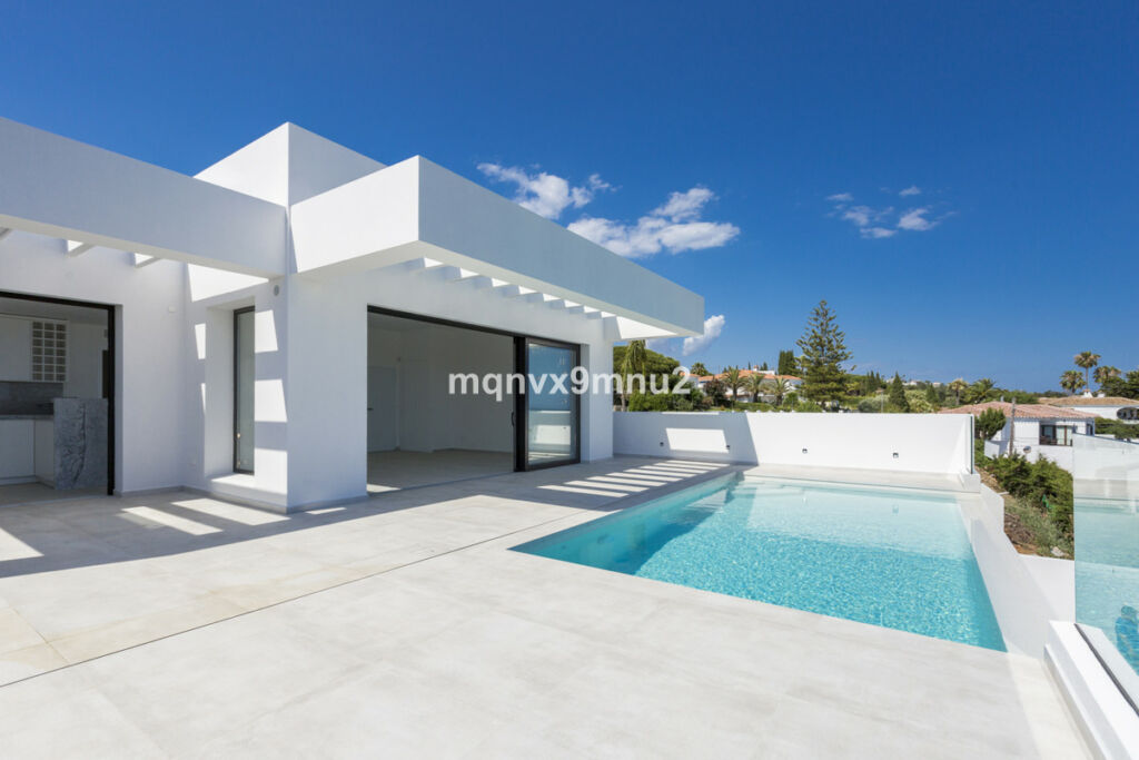 Detached Villa El Chaparral Málaga