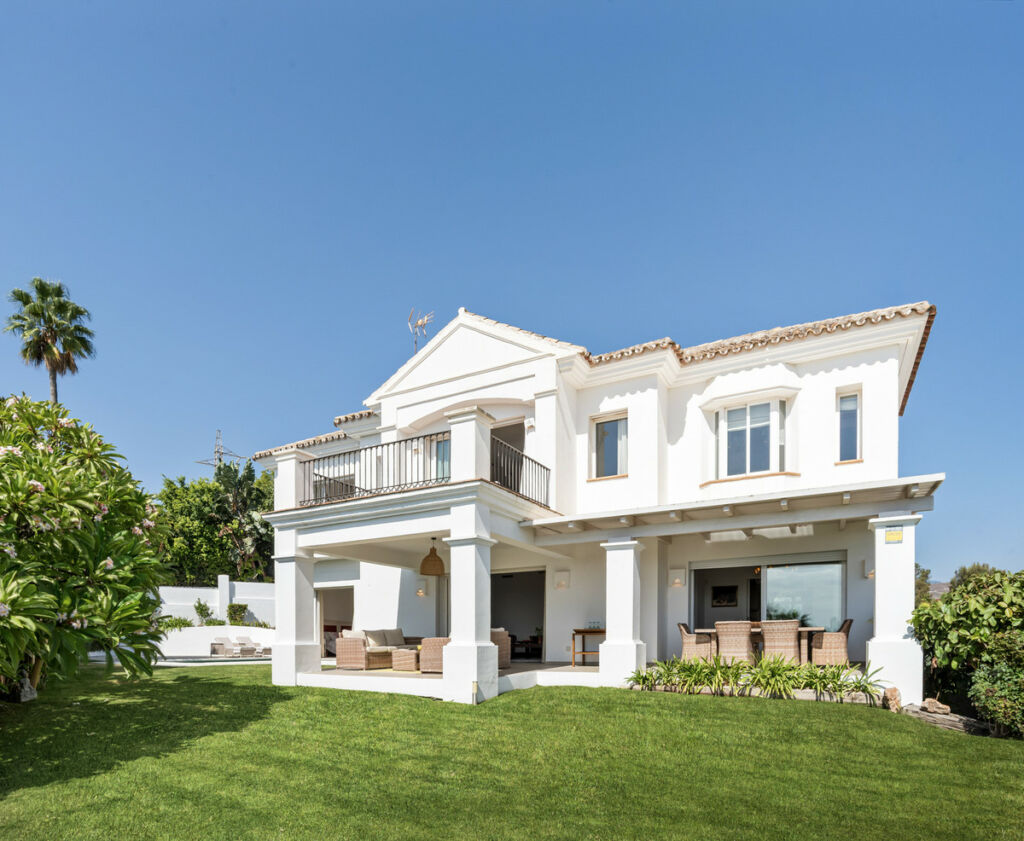 Detached Villa Nueva Andalucía Málaga