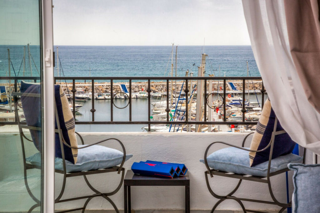 Middle Floor Apartment Puerto Banús Málaga