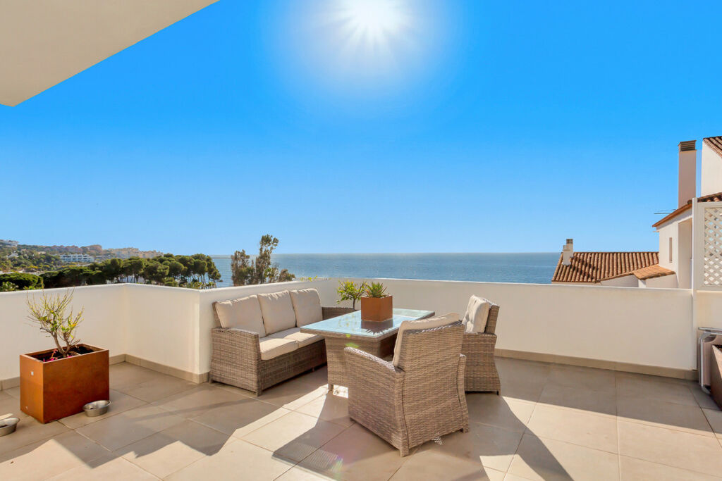 Middle Floor Apartment Estepona Málaga