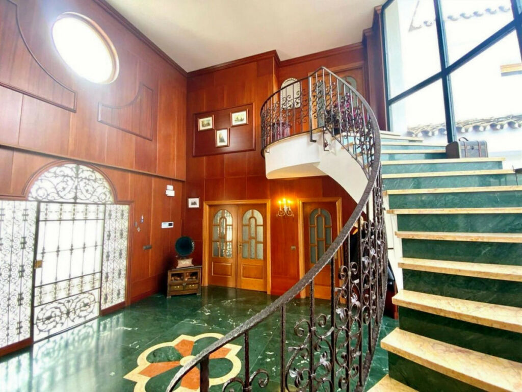 Detached Villa Benalmadena Málaga - image 2