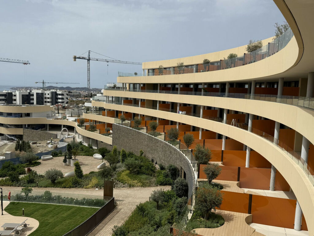 Middle Floor Apartment Higueron Málaga