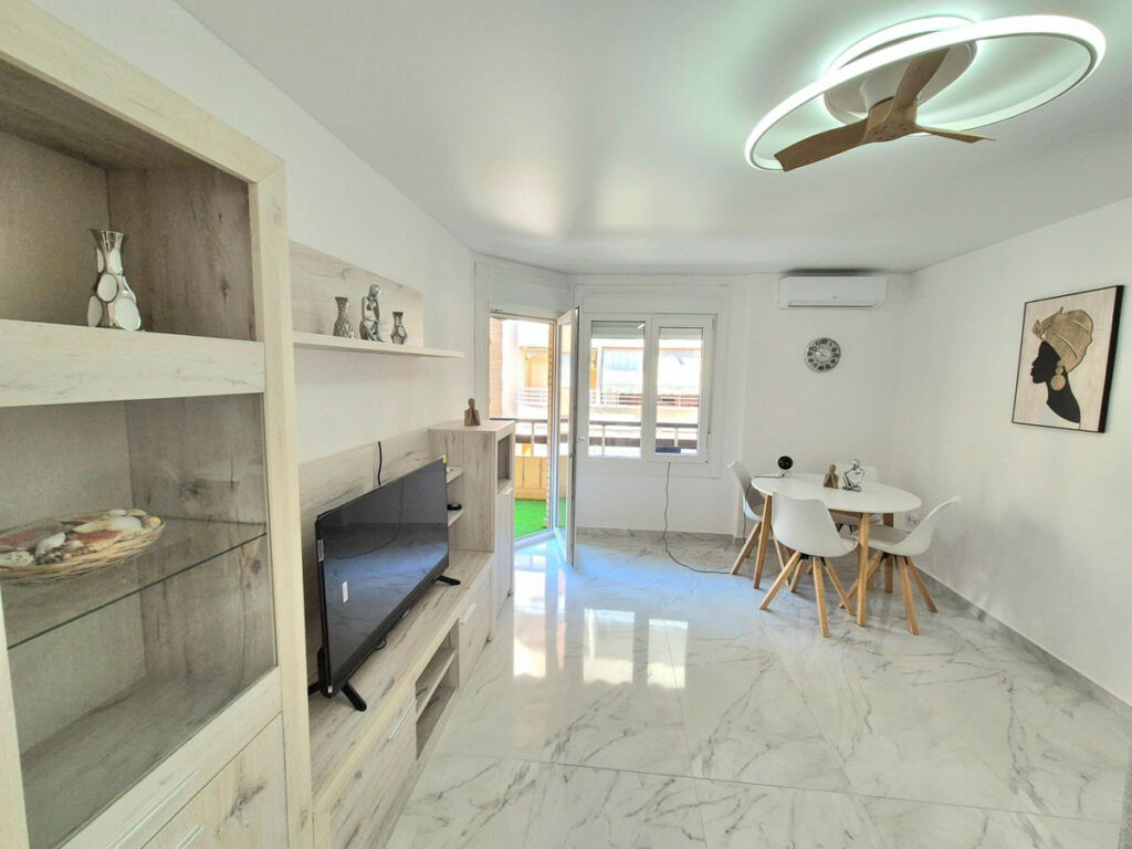 Middle Floor Apartment Torrevieja Alicante