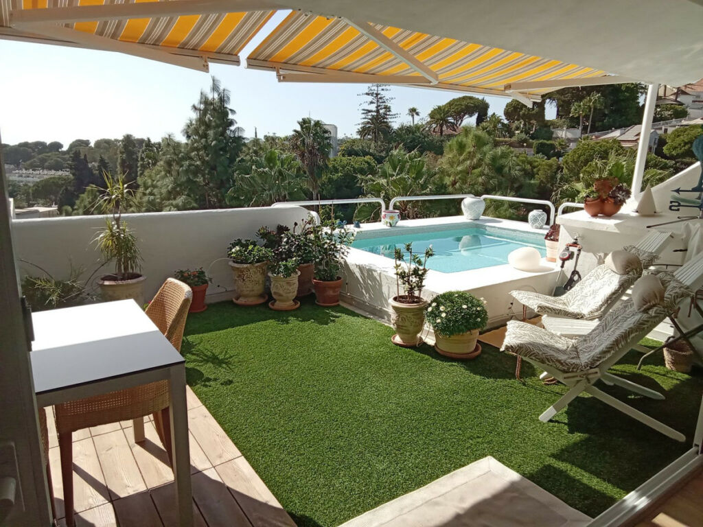 Top Floor Apartment Calahonda Málaga