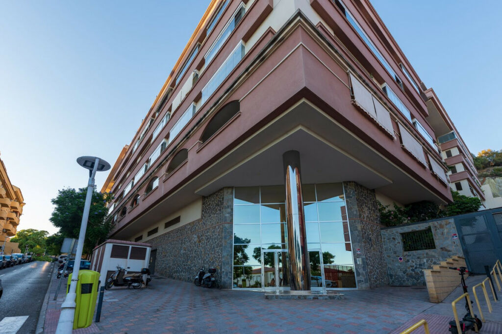 Middle Floor Apartment Los Pacos Málaga