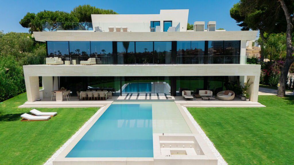 Detached Villa Los Monteros Málaga