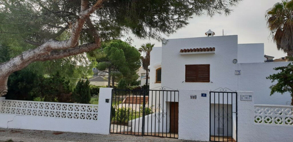 Detached Villa La Zenia Alicante