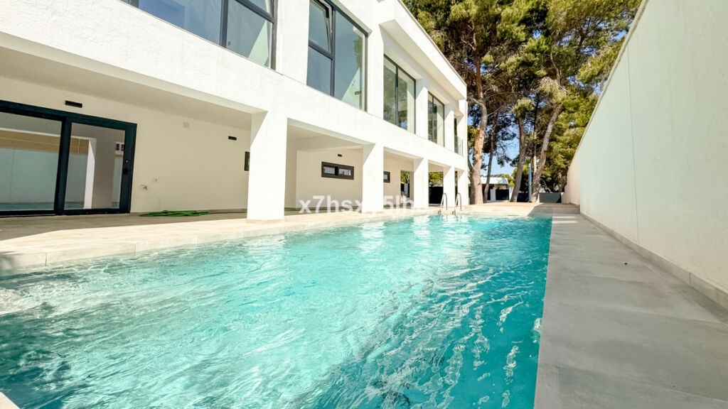 Detached Villa Los Balcones Alicante