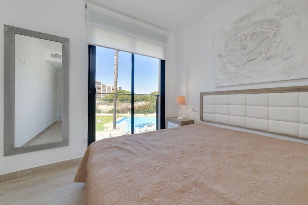 Middle Floor Apartment Torrevieja Alicante
