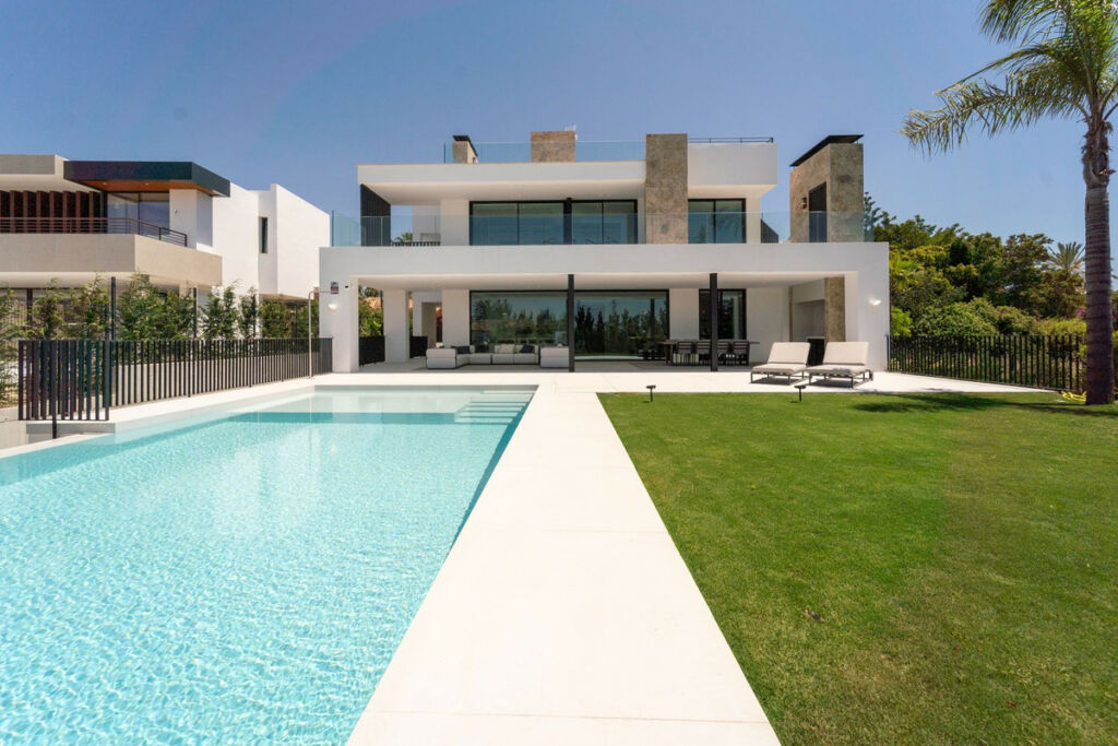 Detached Villa Nueva Andalucía Málaga