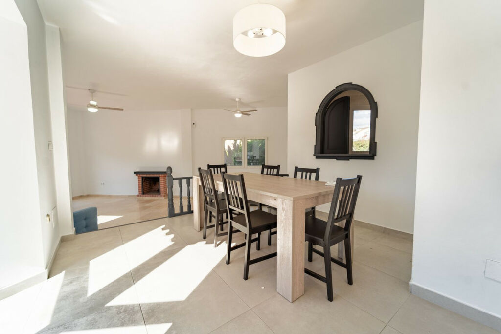 Detached Villa Riviera del Sol Málaga - image 10